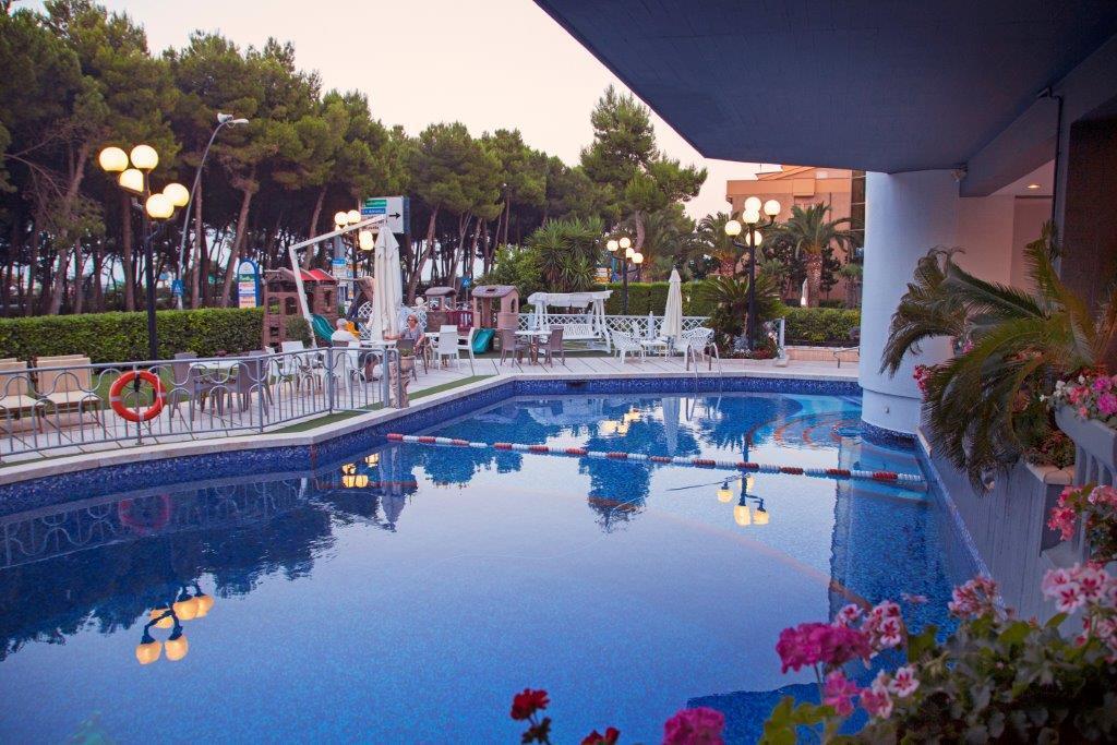 אלבה אדריאטיקה Hotel Meripol מראה חיצוני תמונה