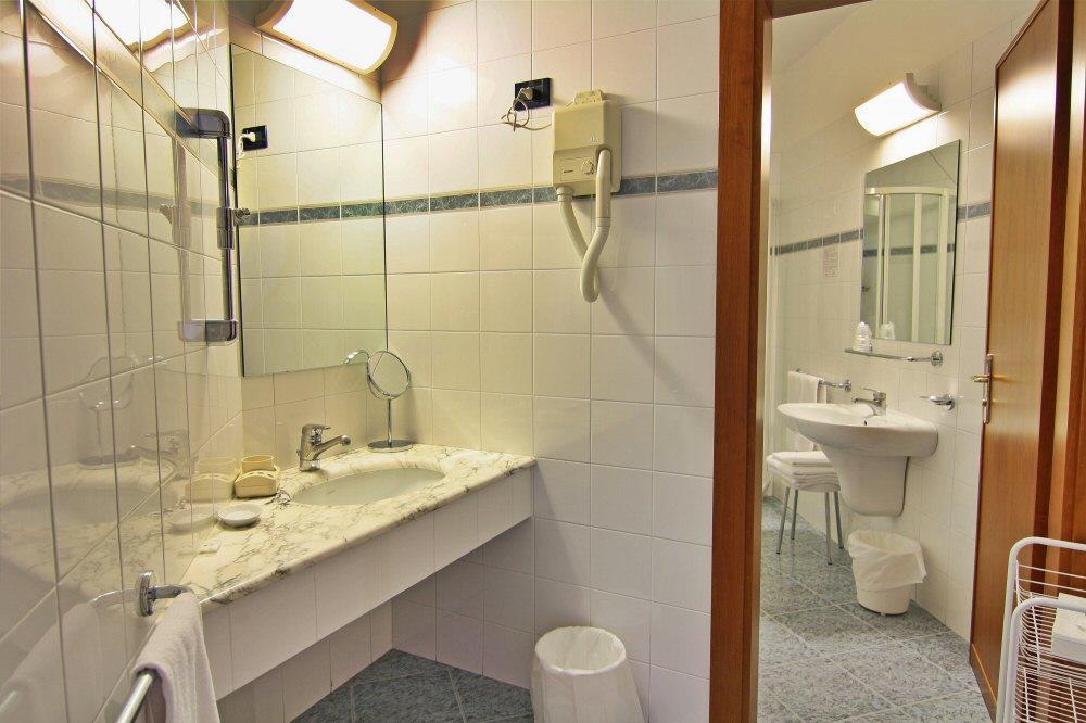 אלבה אדריאטיקה Hotel Meripol מראה חיצוני תמונה